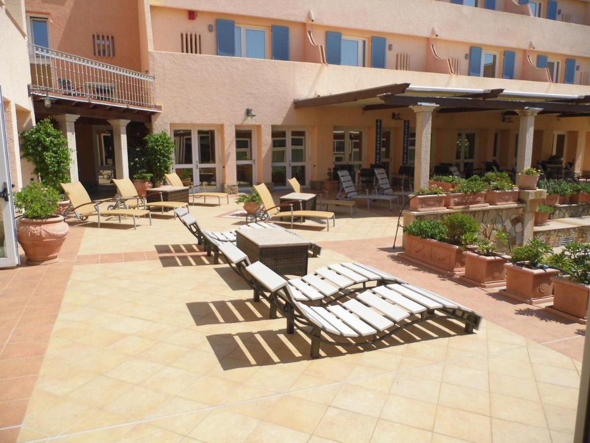 Le Nereidi Hotel & Residence Con Piscina-Tennis-Fitness-Parcheggio Coperto-Sala Conferenze La Maddalena  Eksteriør billede