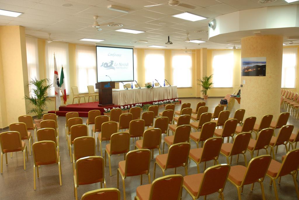 Le Nereidi Hotel & Residence Con Piscina-Tennis-Fitness-Parcheggio Coperto-Sala Conferenze La Maddalena  Eksteriør billede