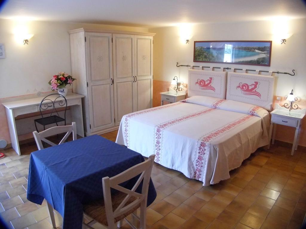 Le Nereidi Hotel & Residence Con Piscina-Tennis-Fitness-Parcheggio Coperto-Sala Conferenze La Maddalena  Eksteriør billede